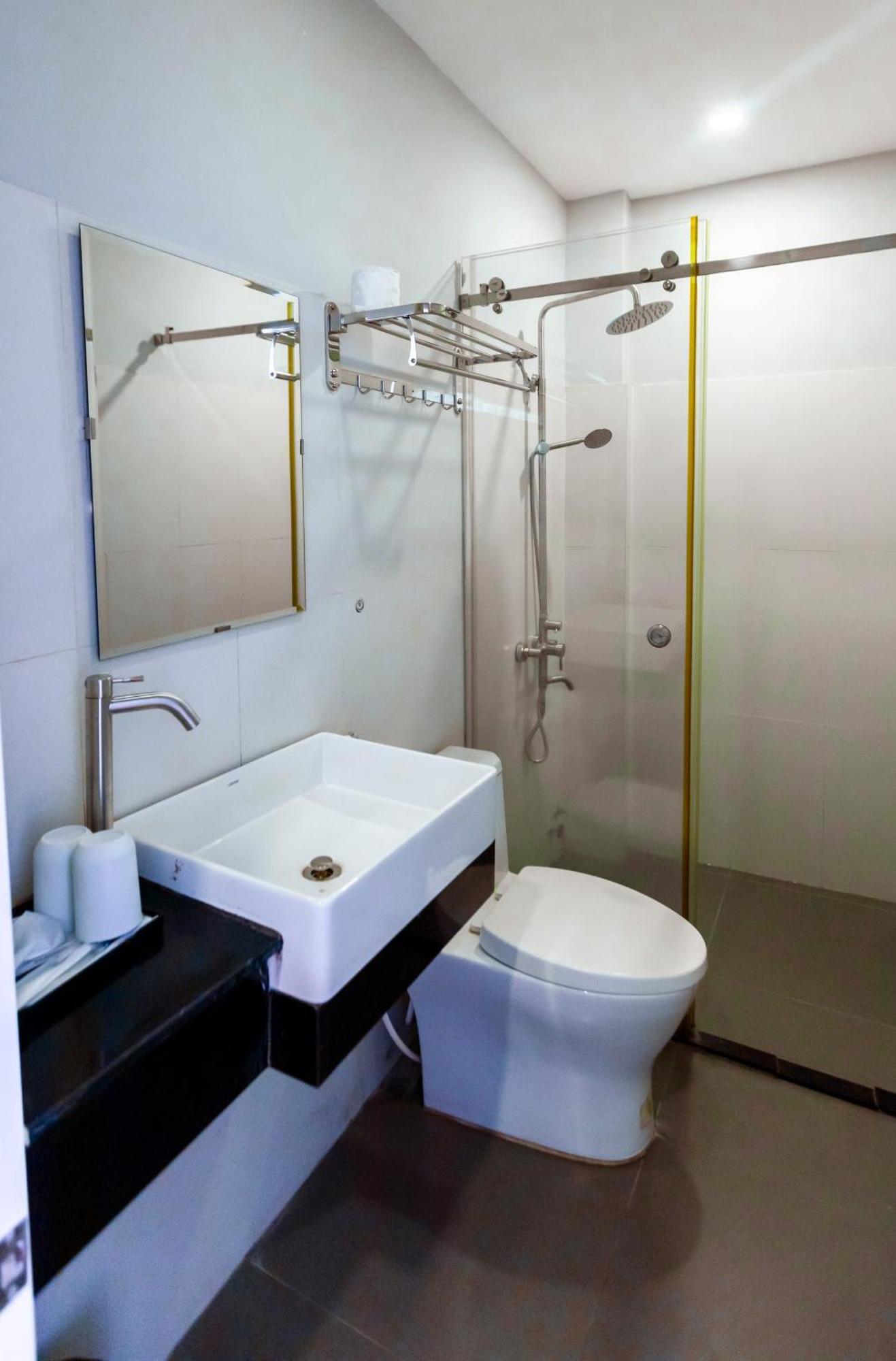Cosmos Hotel Nha Trang By Ht Exterior photo